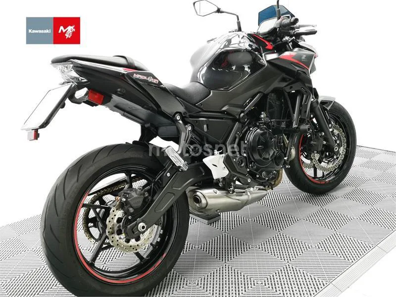 Kawasaki Z650 - Vista 5