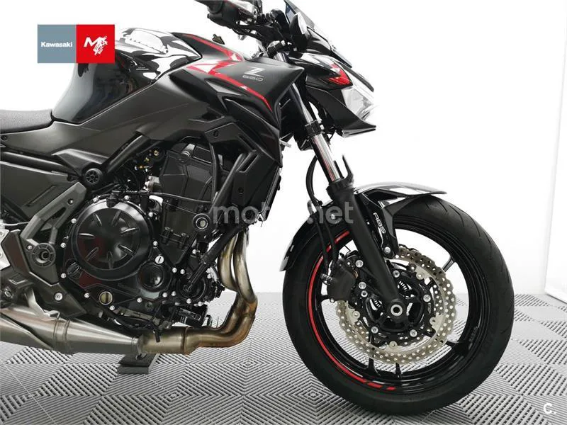 Kawasaki Z650 - Vista 6