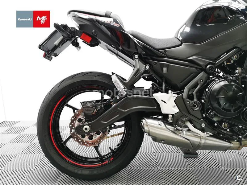 Kawasaki Z650 - Vista 8