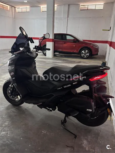 Aprilia SR GT 125 - Vista 4