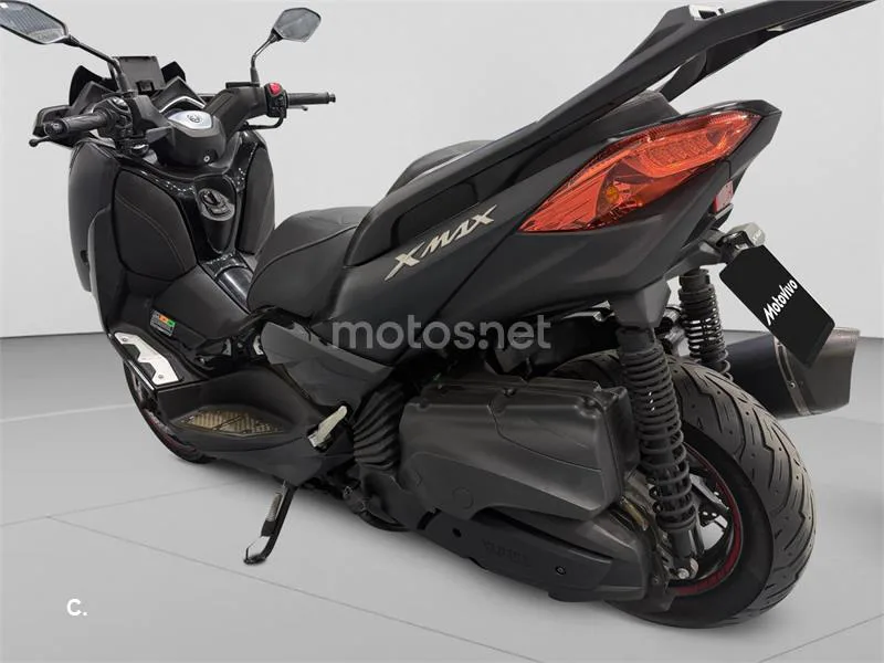 Yamaha XMAX 400 - Vista 3