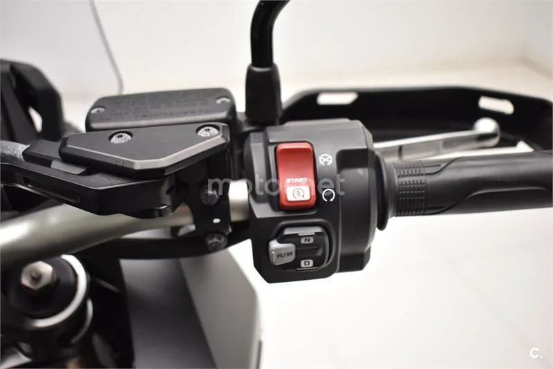 Honda X-ADV - Vista 12