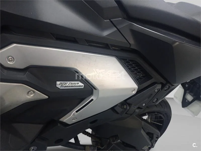 Honda X-ADV - Vista 19