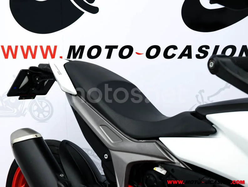 Ducati Hypermotard 939 - Vista 11