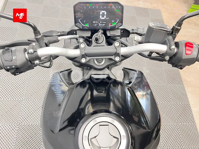 Voge 125R - Vista 7