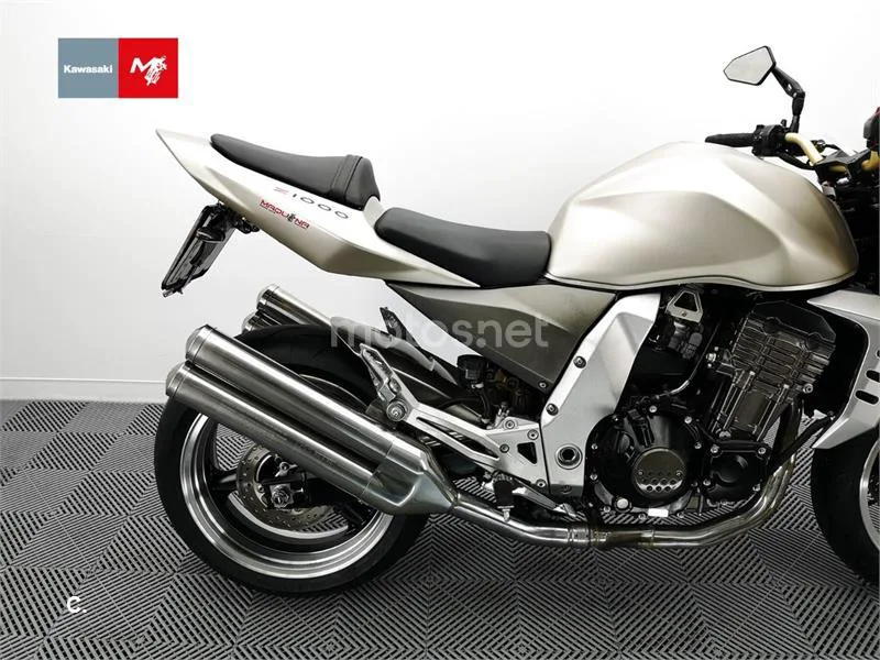 Kawasaki Z1000 - Vista 7