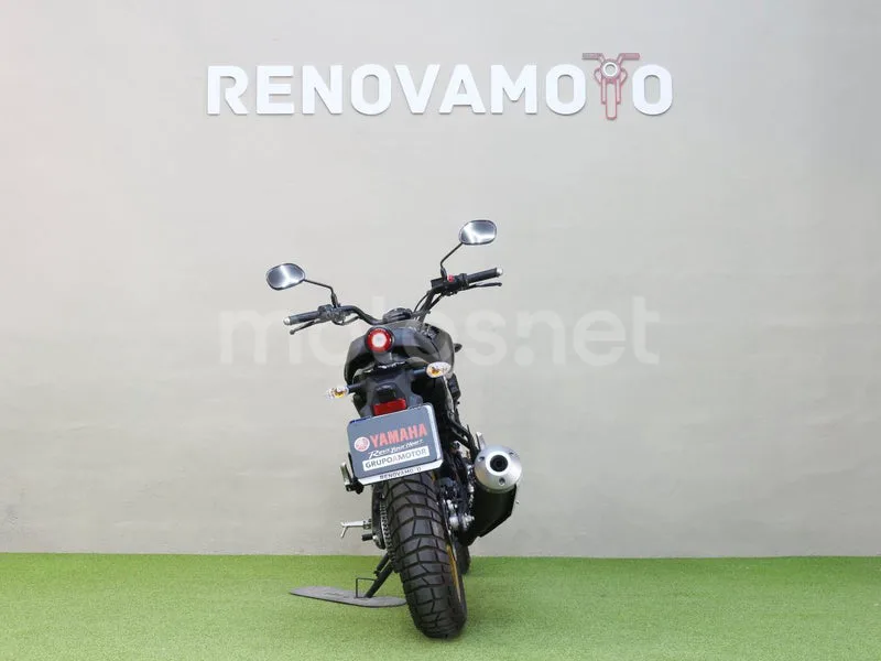 Yamaha XSR125 - Vista 3