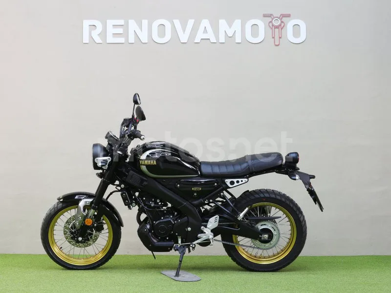 Yamaha XSR125 - Vista 4