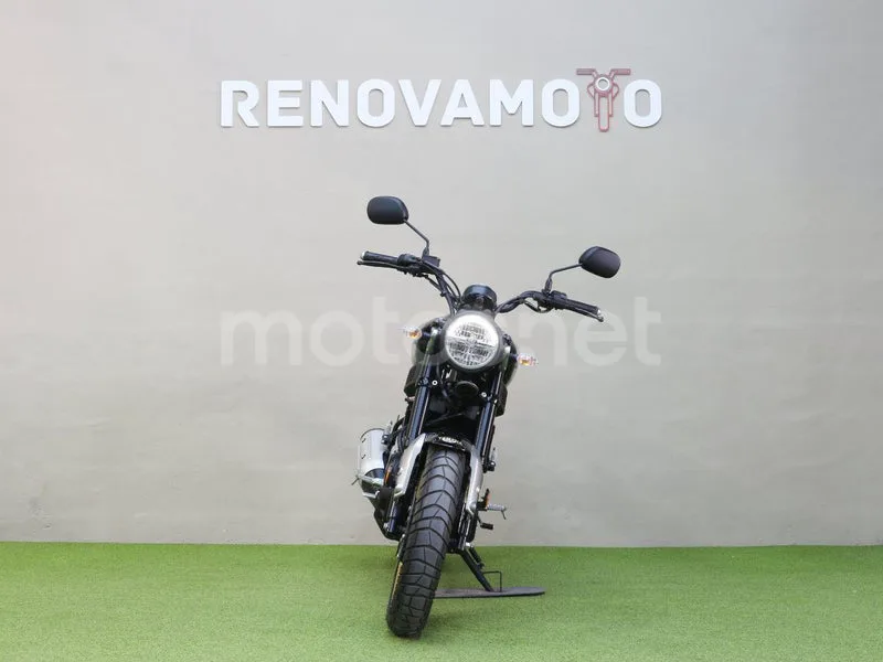 Yamaha XSR125 - Vista 5