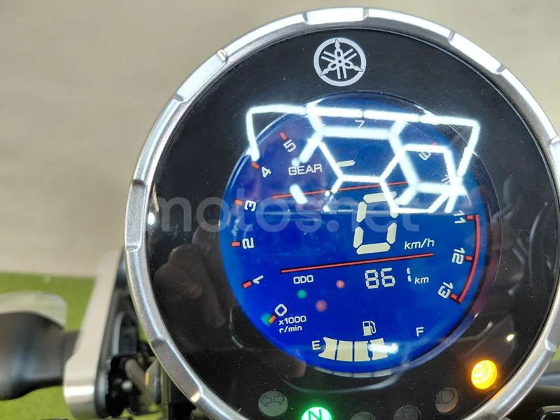 Yamaha XSR125 - Vista 7