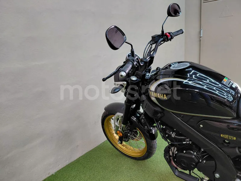Yamaha XSR125 - Vista 9