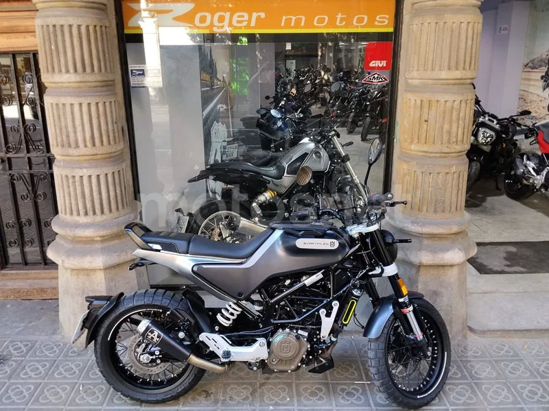 Husqvarna Svartpilen 125 3295 € 2021 Barcelona - 2