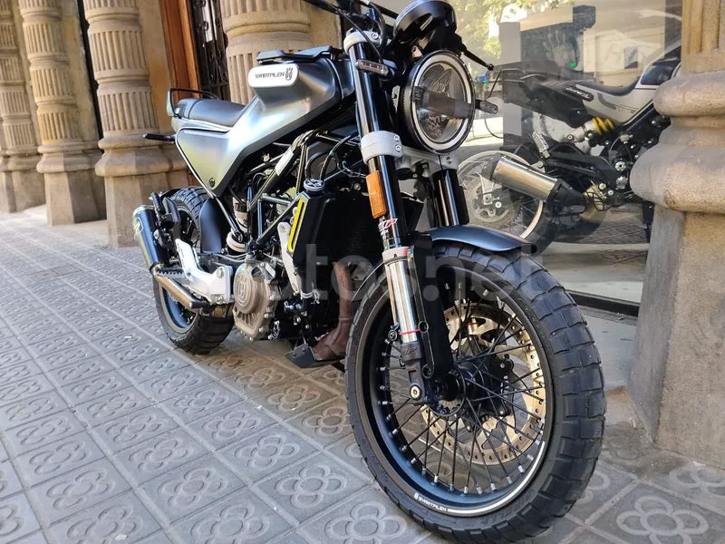 Husqvarna Svartpilen 125 - Vista 4