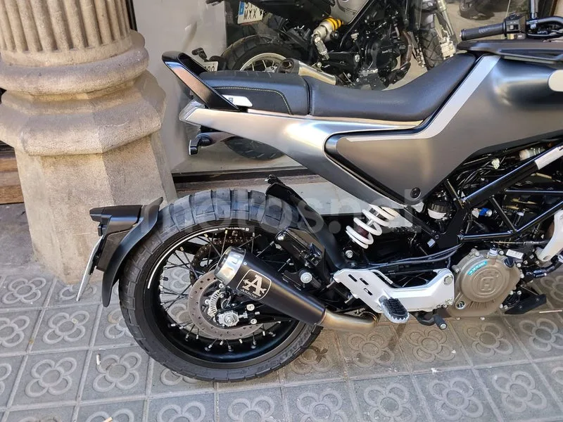Husqvarna Svartpilen 125 - Vista 7