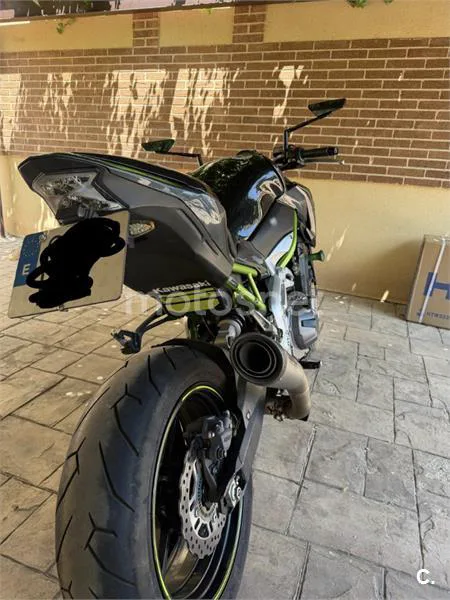 Kawasaki Z900 - Vista 11