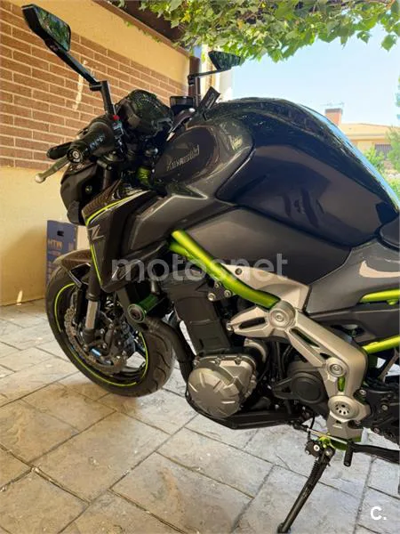 Kawasaki Z900 - Vista 8