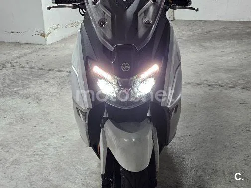 SYM Maxsym 400 4500 € 2022 Valencia - 1