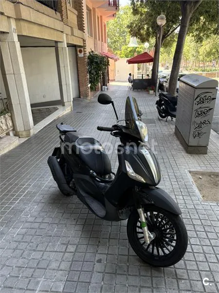 Piaggio Beverly 300 2000 € 2016 Barcelona - 1