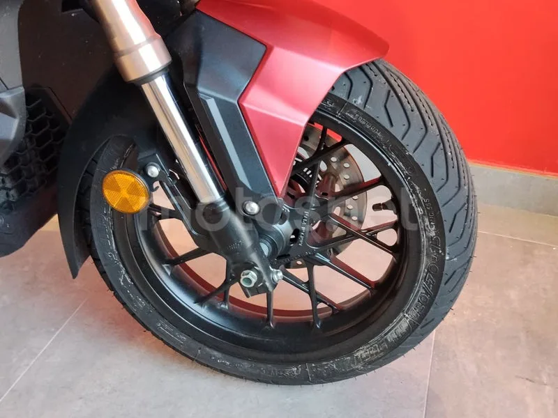 Honda ADV350 - Vista 11