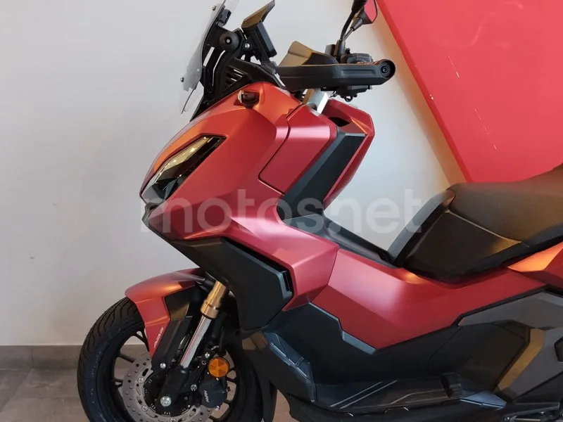 Honda ADV350 - Vista 12