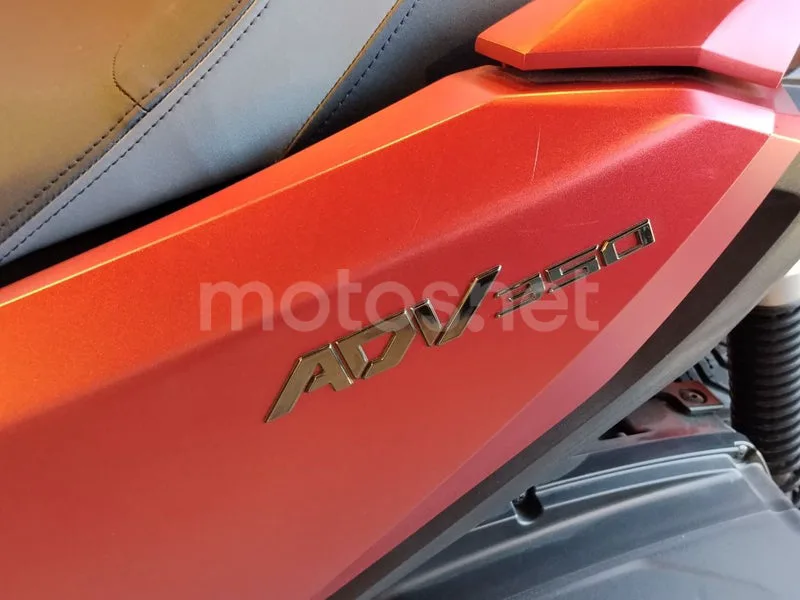 Honda ADV350 - Vista 7