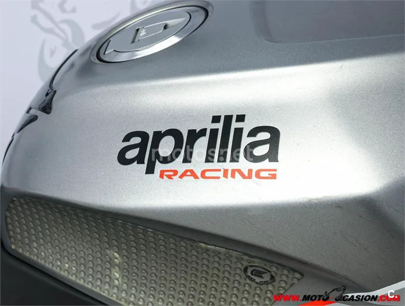 Aprilia RSV4 - Vista 9
