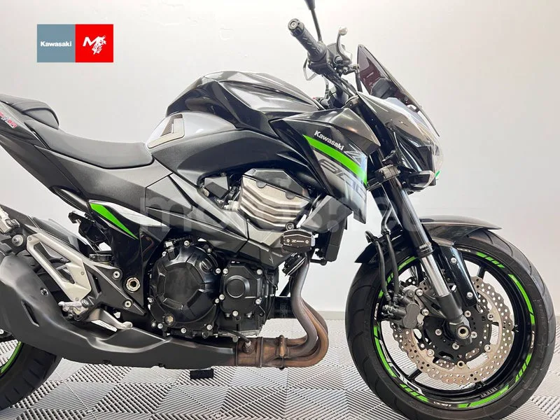 Kawasaki Z800 - Vista 3