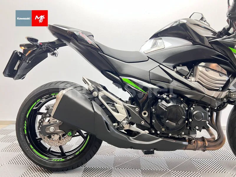 Kawasaki Z800 - Vista 4