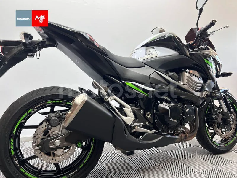 Kawasaki Z800 - Vista 5