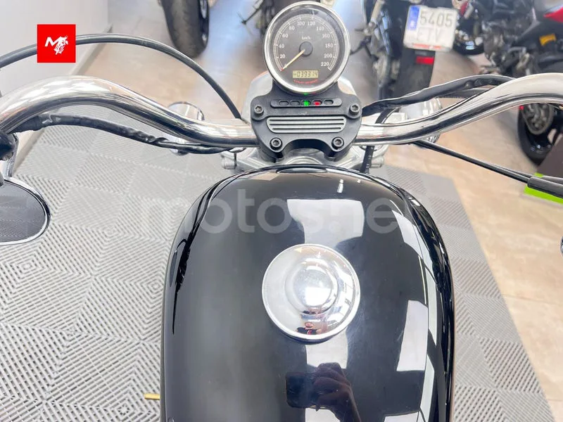 Harley-Davidson Sportster 883 - Vista 6