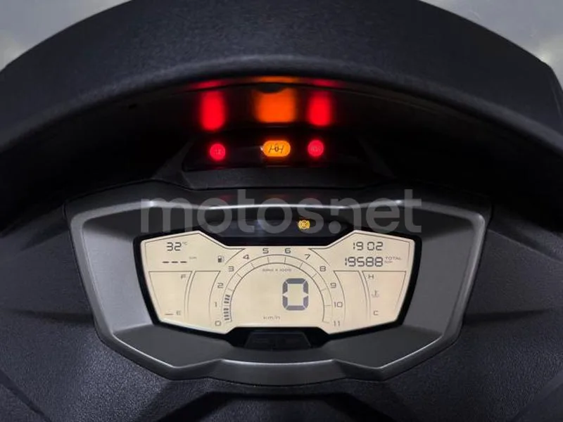 Piaggio MP3 - Vista 13