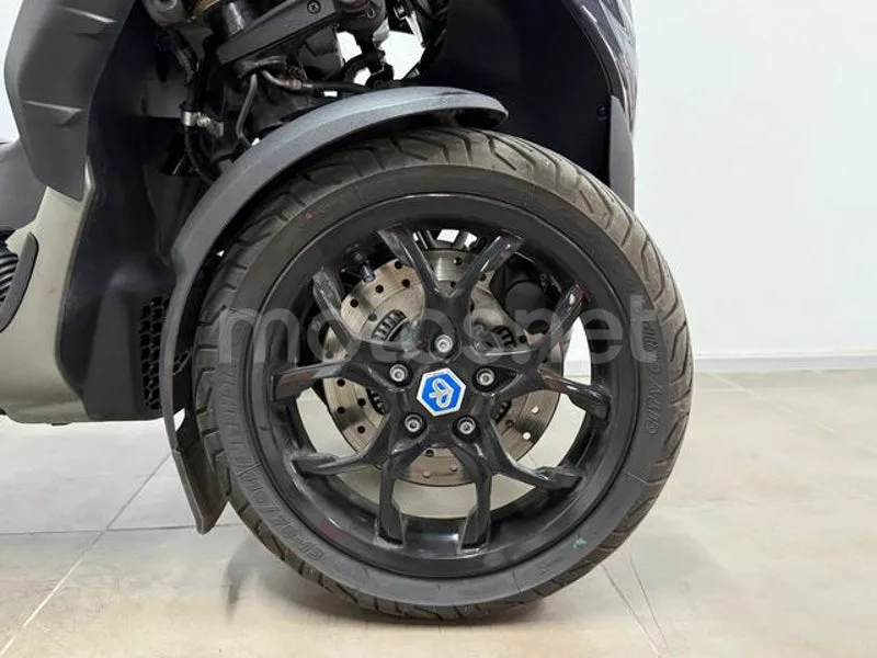 Piaggio MP3 - Vista 10