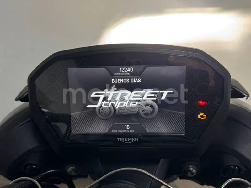 Triumph Street Triple 765 - Vista 13