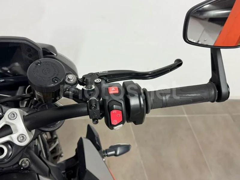 Triumph Street Triple 765 - Vista 14