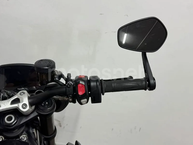 Triumph Street Triple 765 - Vista 15