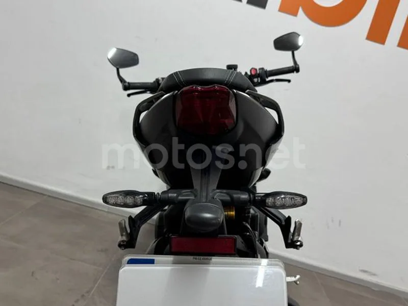 Triumph Street Triple 765 - Vista 6