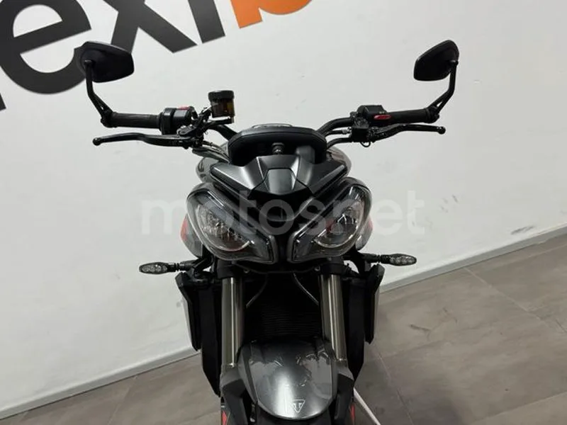 Triumph Street Triple 765 - Vista 9