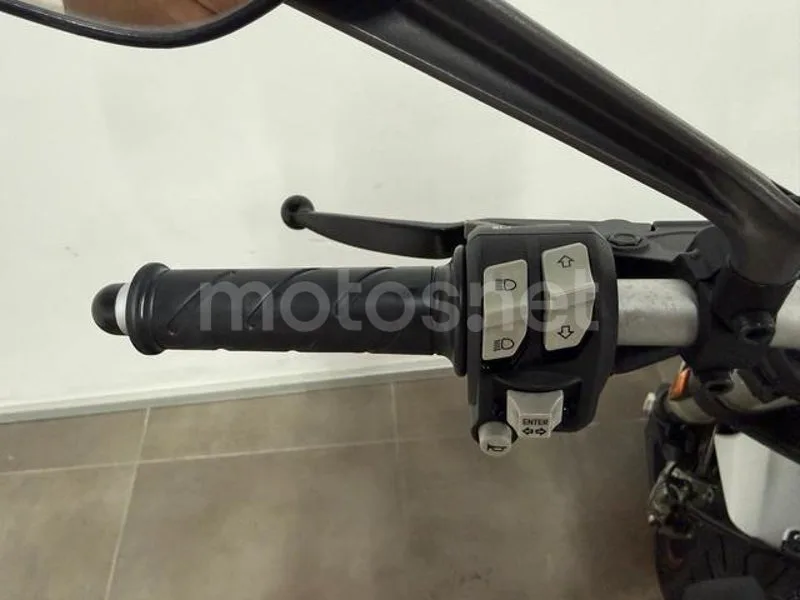 Ducati Monster 797 - Vista 12