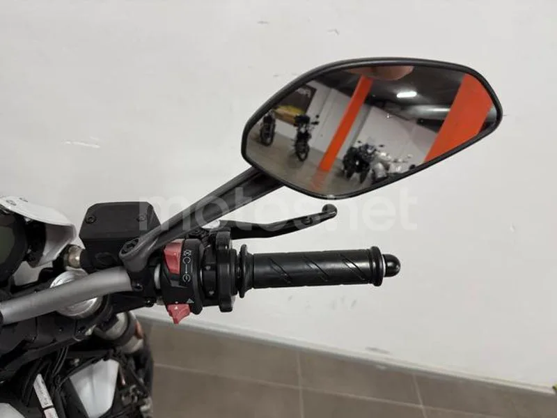 Ducati Monster 797 - Vista 15