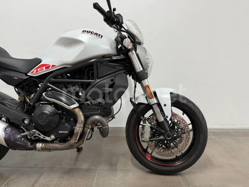 Ducati Monster 797 - Vista 8