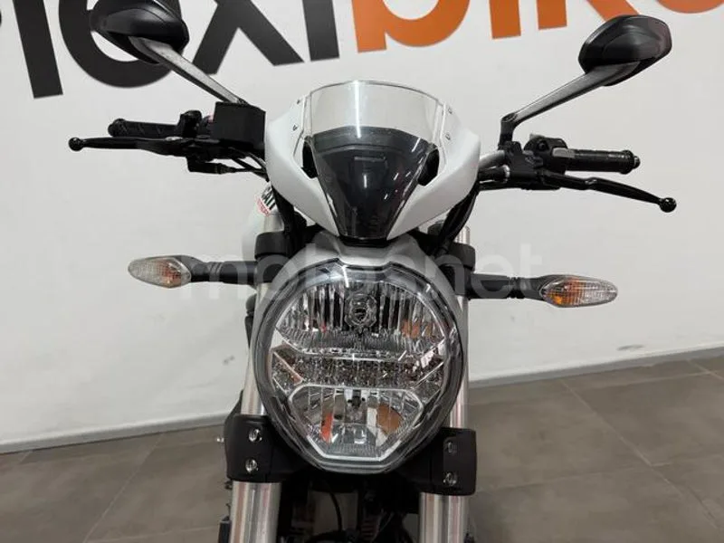 Ducati Monster 797 - Vista 9