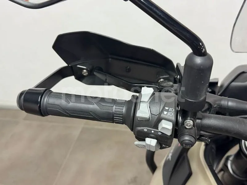 Benelli TRK 702 X - Vista 12