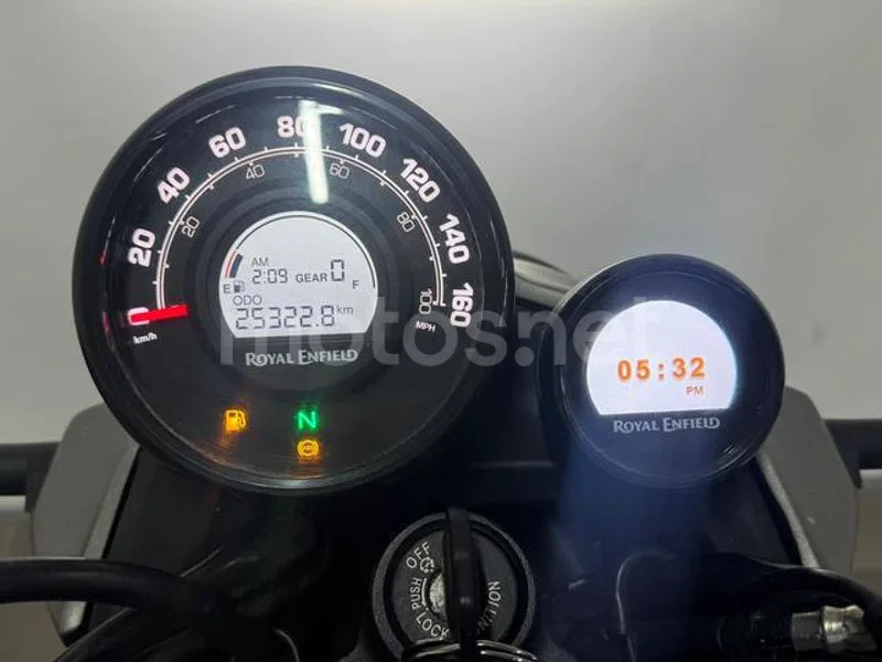 Royal Enfield Scram 411 - Vista 13