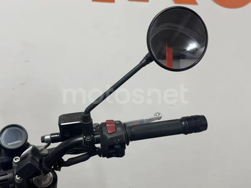 Royal Enfield Scram 411 - Vista 15