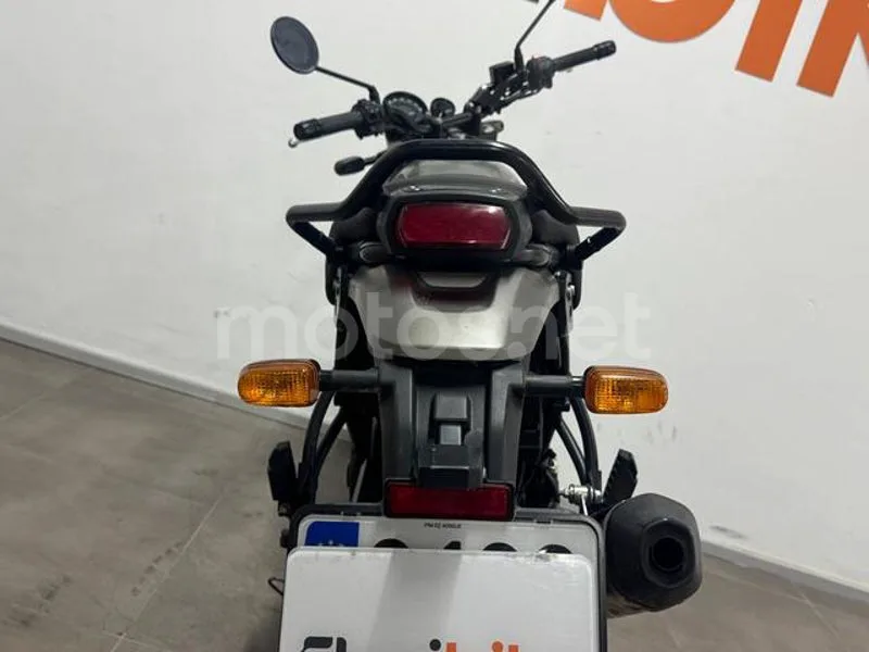 Royal Enfield Scram 411 - Vista 6