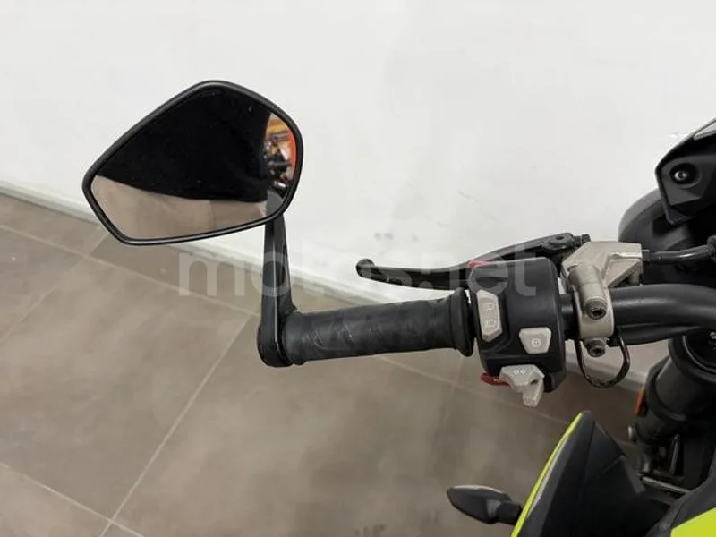 Triumph Street Triple - Vista 11
