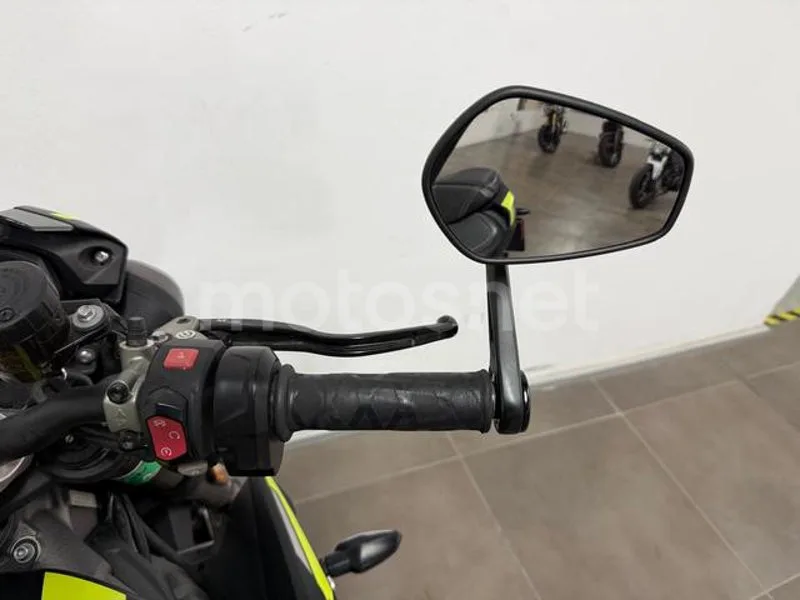 Triumph Street Triple - Vista 14