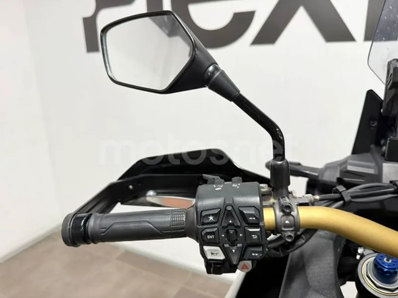 Honda CRF1100L Africa Twin - Vista 11