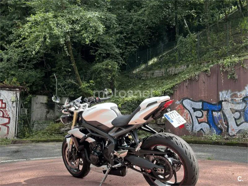 Triumph Street Triple - Vista 4