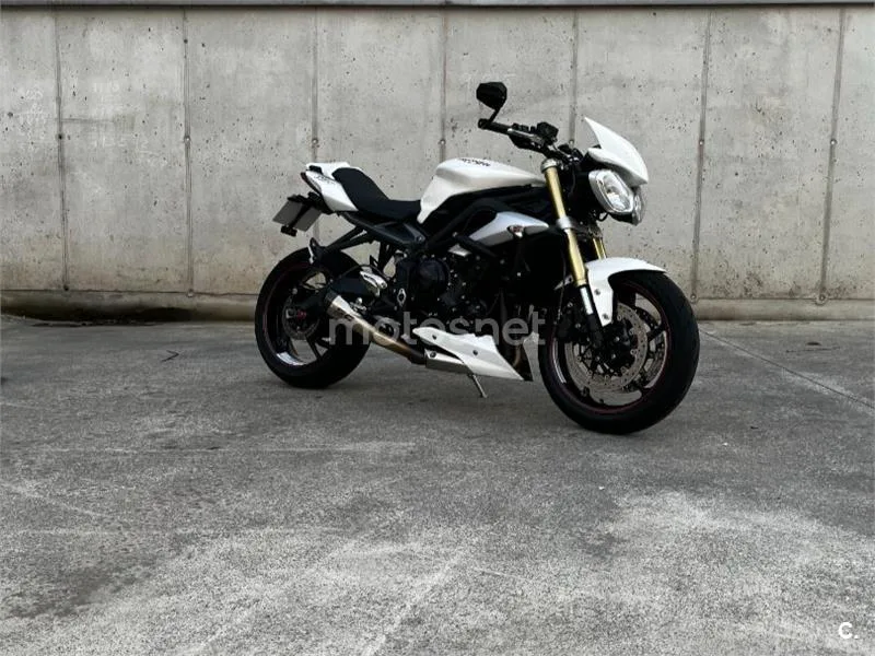 Triumph Street Triple - Vista 9